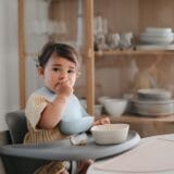 Mushie Silicone Bib - White Daisy - Image 3
