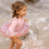 LITTLE DUTCH. Παιδικό σωσίβιο κολύμβησης Pink Flowers - Image 3