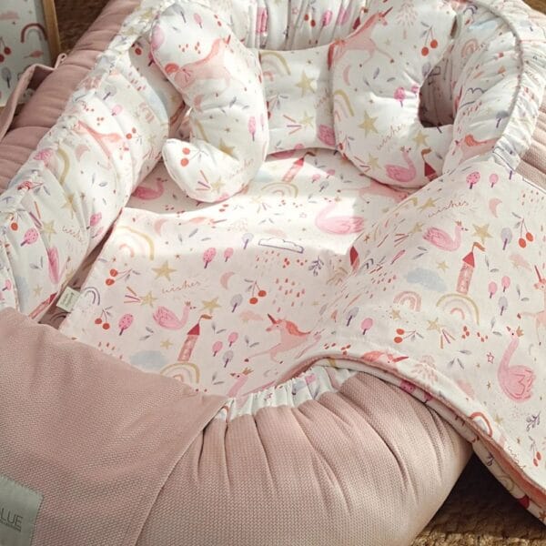 Ollie bebe Unicorn Baby Nest