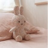 LITTLE DUTCH. Υφασμάτινο κουκλάκι Miffy Lucky Blossom all over 15εκ. GRS - Image 6