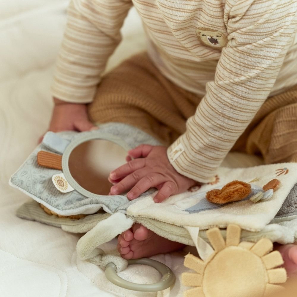 LITTLE DUTCH. Υφασμάτινο βιβλιαράκι δραστηριοτήτων μικρό Safari Friends - Image 2