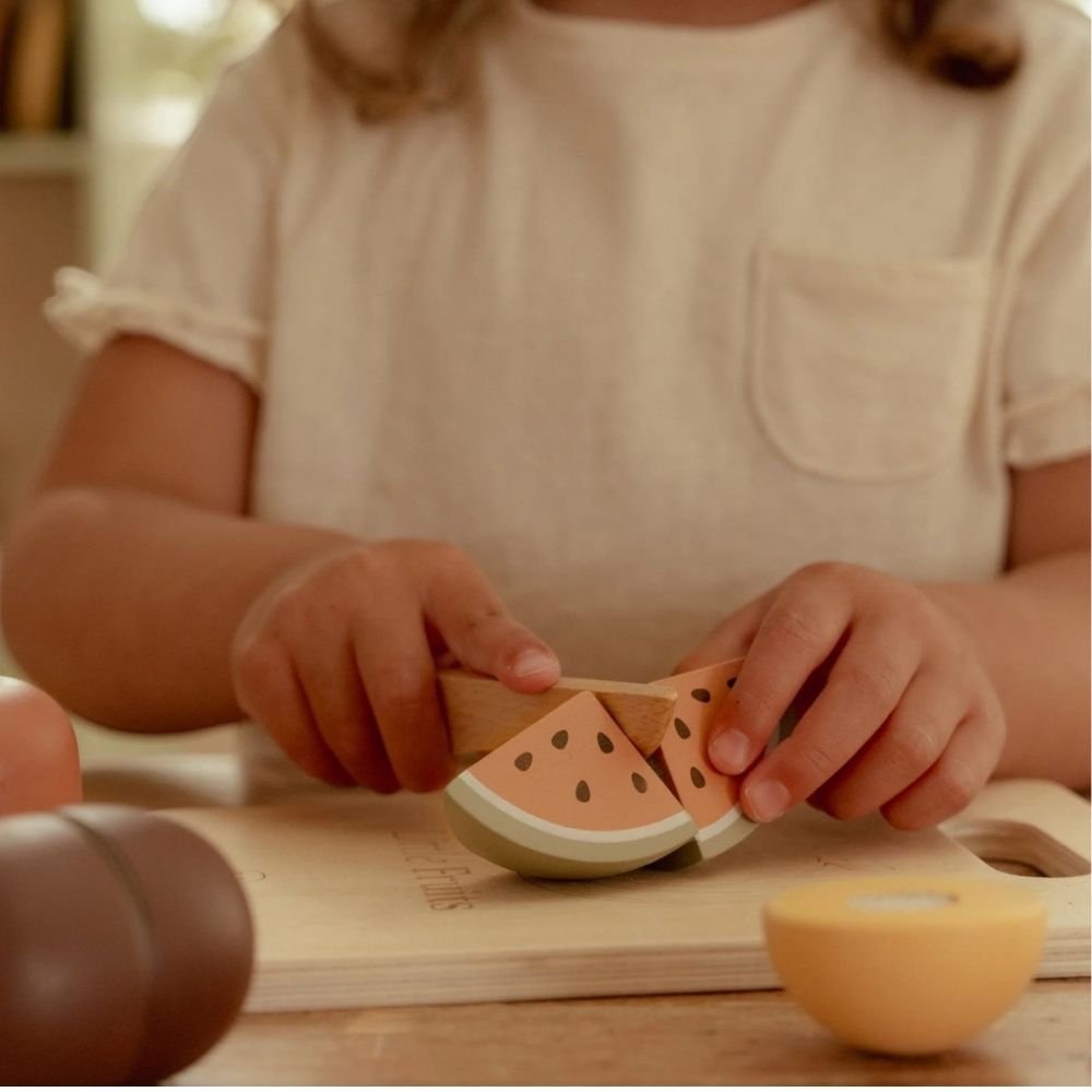 LITTLE DUTCH. Ξύλινος δίσκος κοπής με φρούτα FSC - Image 5